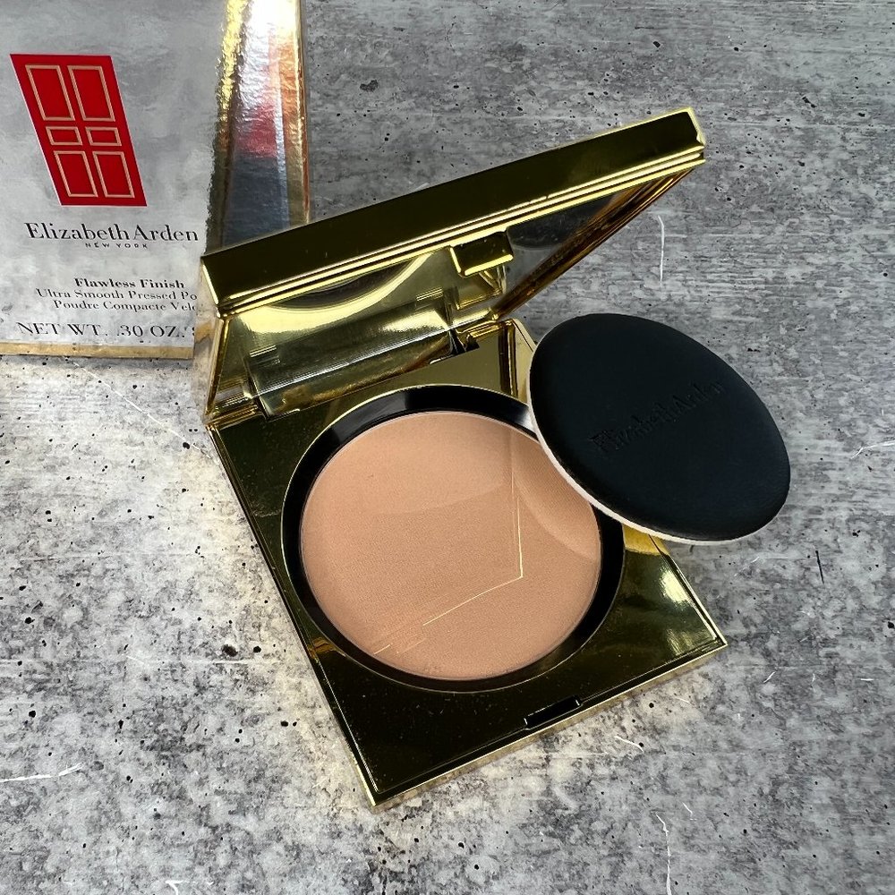 ELIZABETH ARDEN Flawless Finishing Powder in Medium
